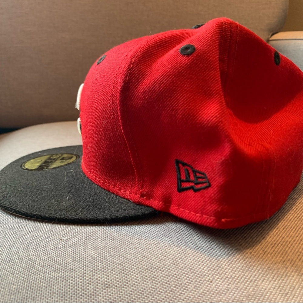 Cincinnati Reds Hat (fitted) - Picture 2 of 3
